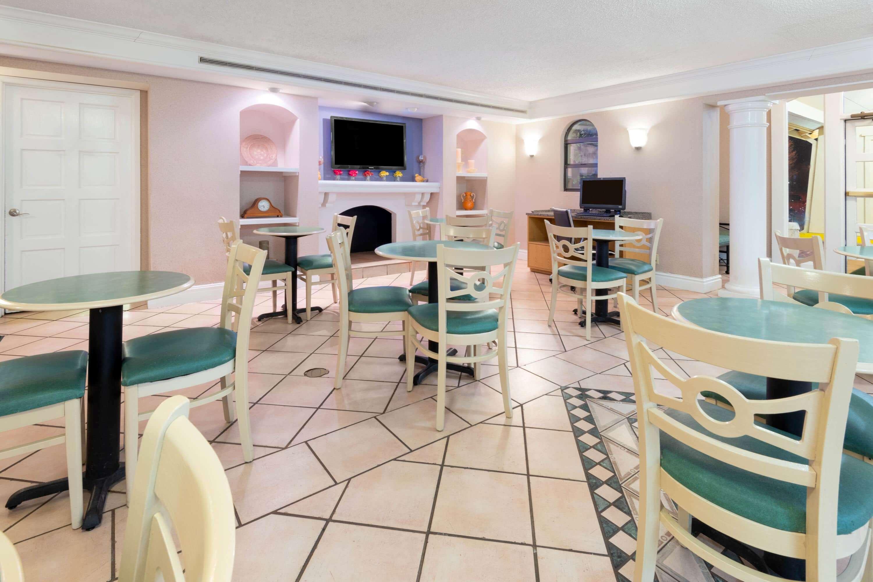 La Quinta Inn By Wyndham Farmington Exterior photo