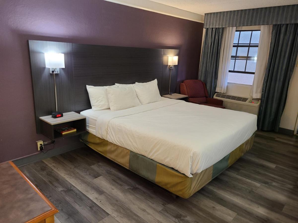 La Quinta Inn By Wyndham Farmington Exterior photo